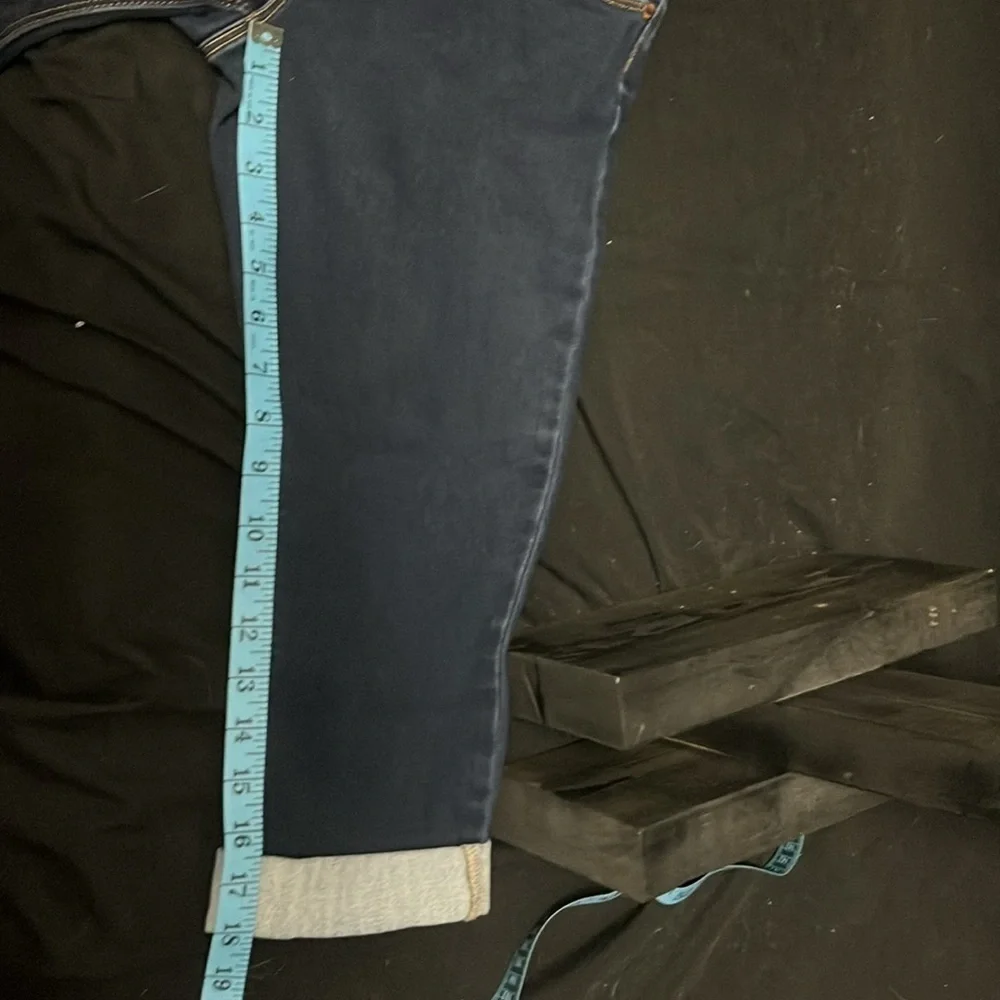 Vanity- curvy cuffed Capri jeans - Picture 11 of 11